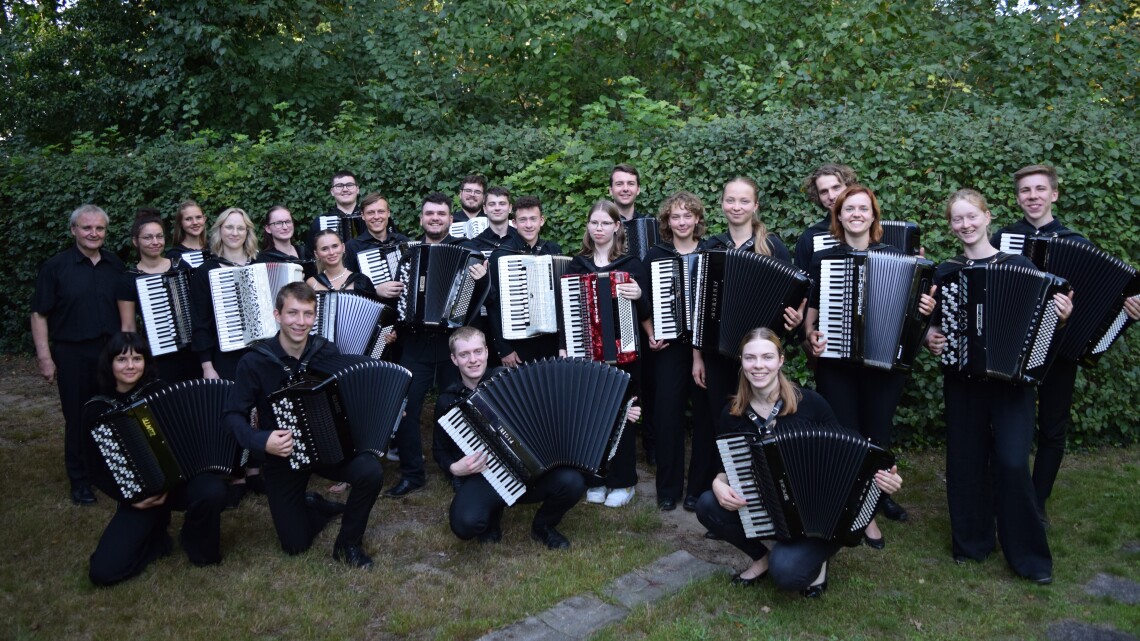 Beginn der Veranstaltungsreihe „Kunst zur Zeit“ mit dem LandesJugendAkkordeonOrchester Brandenburg am 18.07.2024