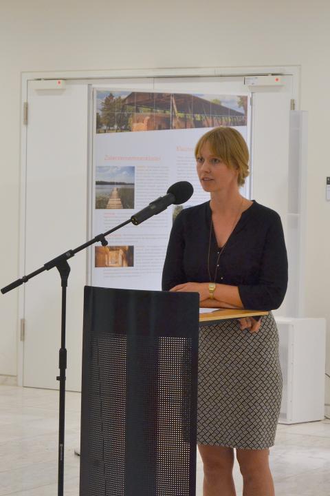 Grußwort der Strategischen Leiterin der Ausstellung Klosterland  des Klosterland e. V. Lara Buschmann.