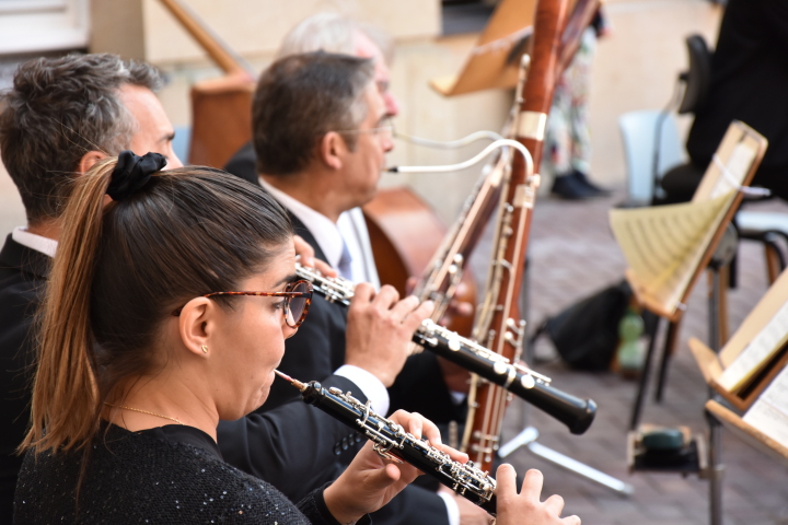 Konzert der Brandenburger Symphoniker zur Auftaktveranstaltung „Kunst zur Zeit“ im Innenhof des Landtages.