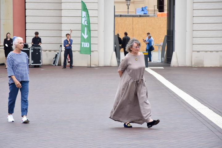 Impression aus dem Innenhof des Landtages während der Aufführung von der Potsdamer Theaterschatulle