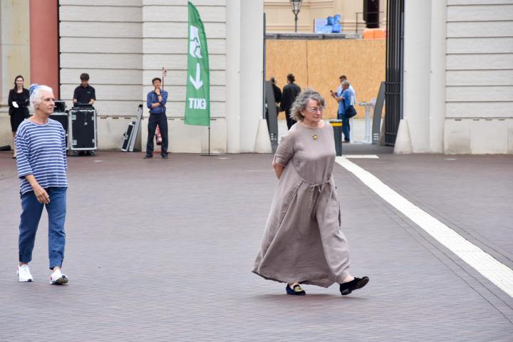 Impression aus dem Innenhof des Landtages während der Aufführung von der Potsdamer Theaterschatulle