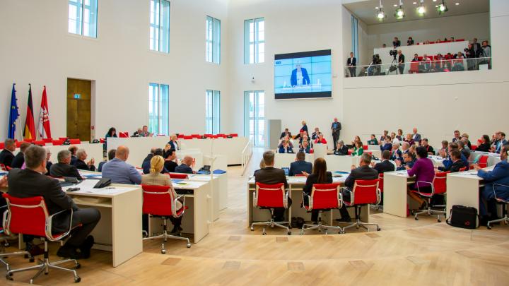 Blick in den Plenarsaal während der Antrittsrede der neuen Landtagspräsidentin Prof. Dr. Ulrike Liedtke