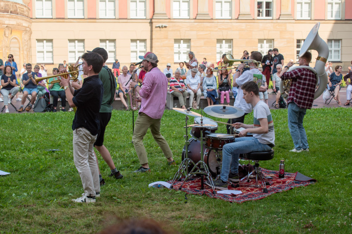 Brassband „Duke Brass“ aus Kleinmachnow begeisterten die Gäste der zweiten Veranstaltung „Kunst zur Zeit 2024“