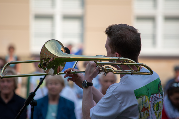 Brassband „Duke Brass“ aus Kleinmachnow begeisterten die Gäste der zweiten Veranstaltung „Kunst zur Zeit 2024“