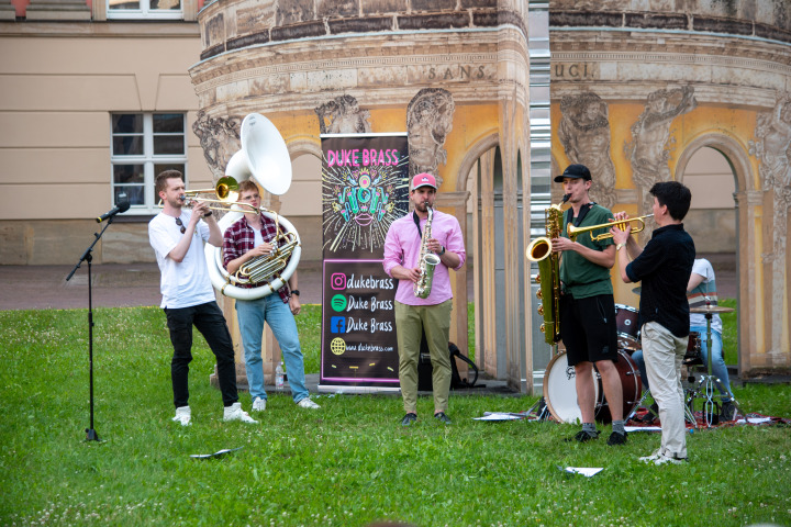 Brassband „Duke Brass“ aus Kleinmachnow begeisterten die Gäste der zweiten Veranstaltung „Kunst zur Zeit 2024“