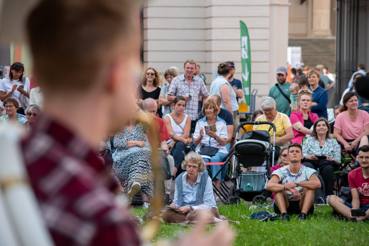 Impression der zweiten Veranstaltung „Kunst zur Zeit 2024“ mit der Brassband „Duke Brass“