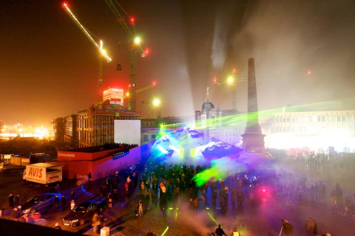 Lasershow während des Richtfestes.