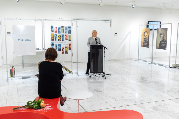 Landtagspräsidentin Prof. Dr. Ulrike Liedtke sprach zur Eröffnung der neuen Foyer-Ausstellung „Unvollendete Leben“ ein Grußwort.