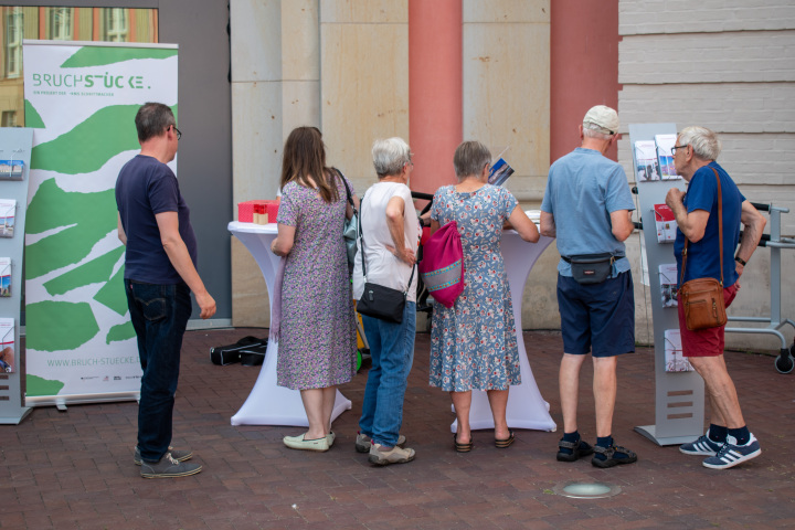 Infostand des Landtages zur Veranstaltung „Kunst zur Zeit 2024“