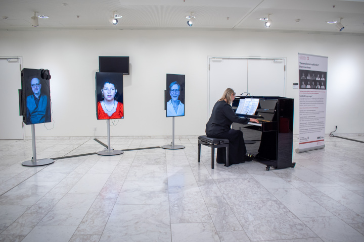 Musikalischer Auftakt zur Ausstellungseröffnung durch Anastasia Mozina-Braun