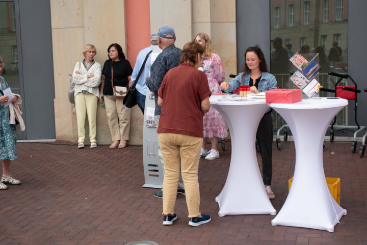 Infostand des Landtages zur Veranstaltung „Kunst zur Zeit 2024“