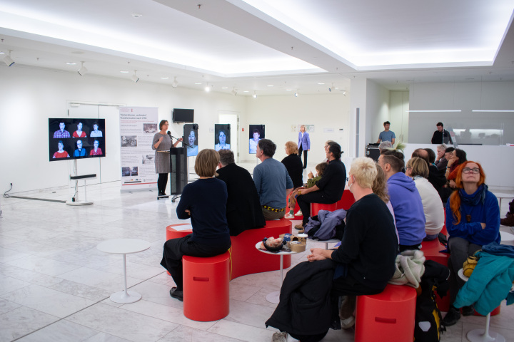 Einführung in die Wanderausstellung durch Dr. Christiane Bertram von der Universität Tübingen