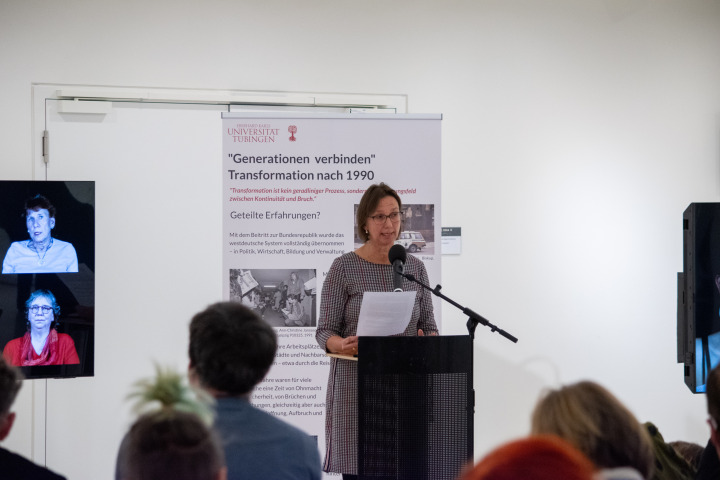 Einführung in die Wanderausstellung durch Dr. Christiane Bertram von der Universität Tübingen