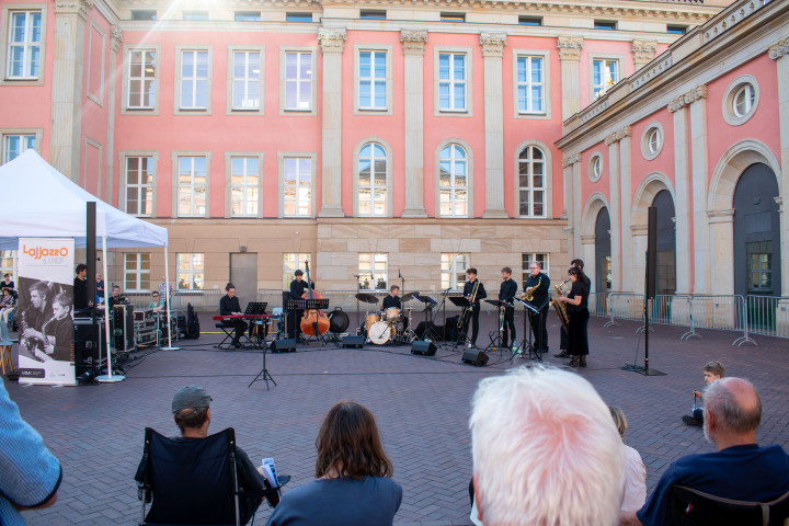 Das Landesjugendjazzorchester Brandenburg trat bei der zweiten Veranstaltung der Reihe „Kunst zur Zeit“ auf.