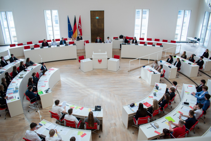 Impression der Pritzwalker Parlamentsdebatte im Plenarsaal des Landtages