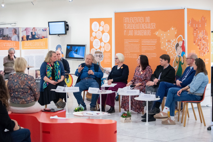 Impression des Podiumsgespräches „füreinander - miteinander“ während der Ausstellungseröffnung.