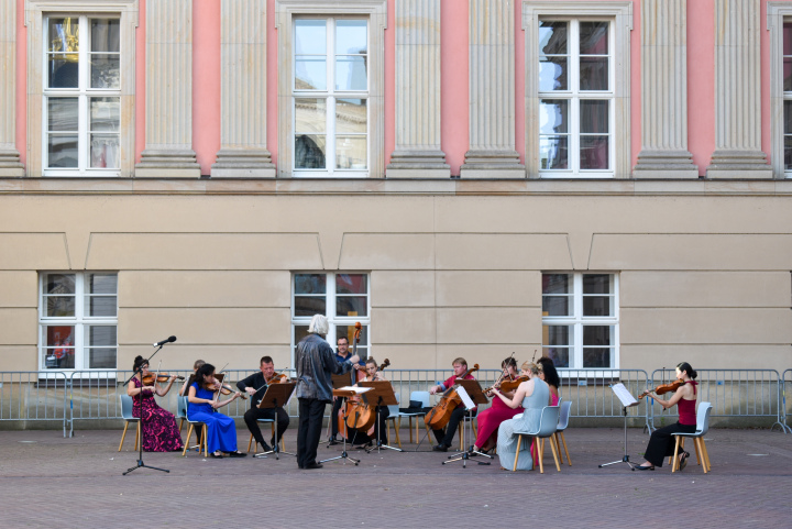 Das Preußische Kammerorchester trat bei der dritten Veranstaltung der Reihe „Kunst zur Zeit“ auf. 