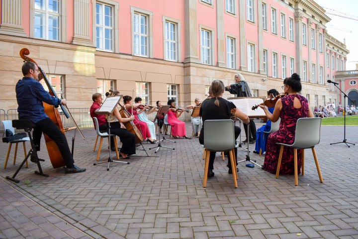 Das Preußische Kammerorchester trat bei der dritten Veranstaltung der Reihe „Kunst zur Zeit“ auf. 