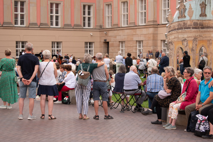 Impression der Abschlussveranstaltung „Kunst zur Zeit 2024“
