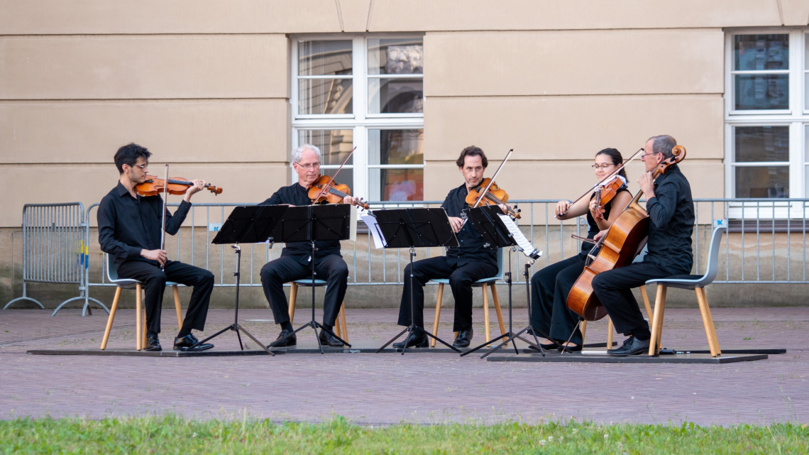 Das Streichquintett der Kammerakademie Potsdam trat bei der vierten Veranstaltung der Reihe „Kunst zur Zeit“ auf. 