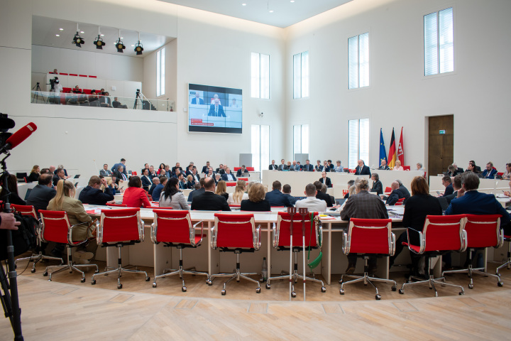 Blick in den Plenarsaal während der Regierungserklärung des Ministerpräsidenten Dr. Dietmar Woidke