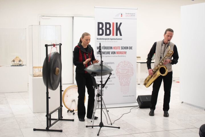 Musikalischer Auftakt zur Ausstellungseröffnung mit Beate Gatscha und Gert Anklam
