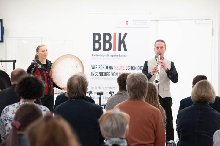 Musikalisches Zwischenspiel zur Ausstellungseröffnung mit Beate Gatscha und Gert Anklam