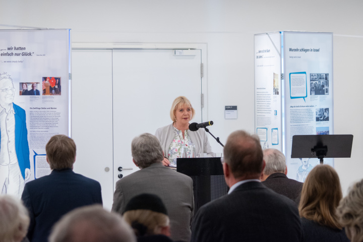 Begrüßung der Landtagspräsidentin Prof. Dr. Ulrike Liedtke zur Ausstellungseröffnung im Landtag