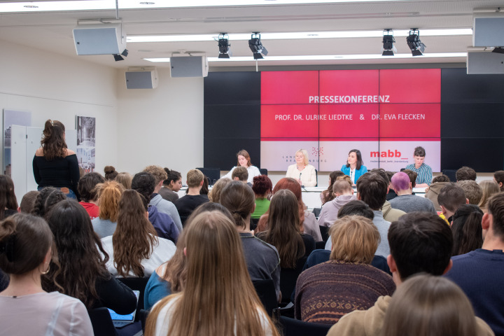 Impression der simulierten Pressekonferenz