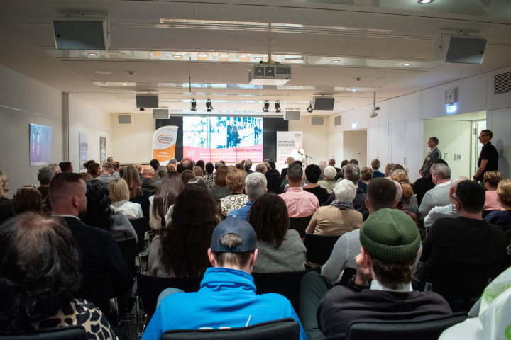Blick in den Pressekonferenzraum während der Ausstellungseröffnung