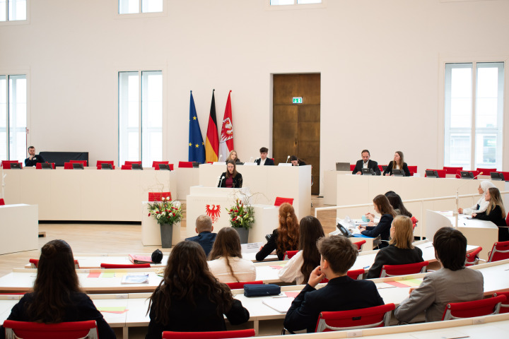 Impression der Pritzwalker Parlamentsdebatte 2025