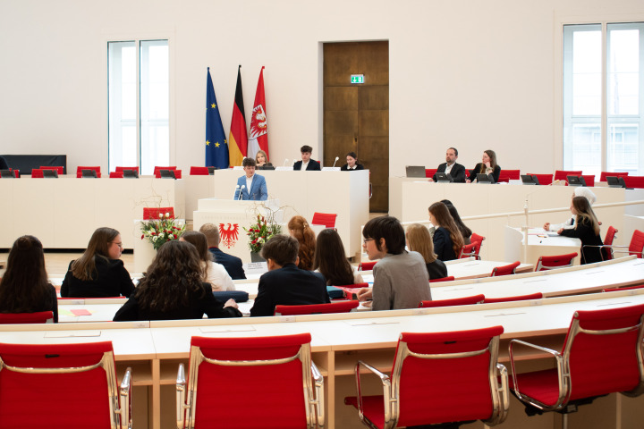 Impression der Pritzwalker Parlamentsdebatte 2025