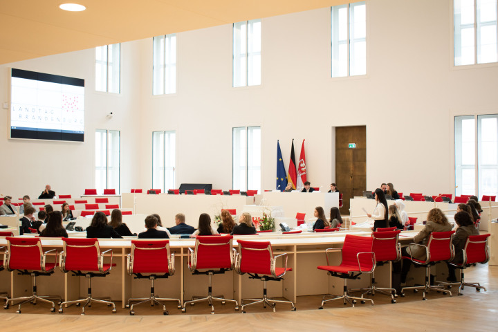 Impression der Pritzwalker Parlamentsdebatte 2025