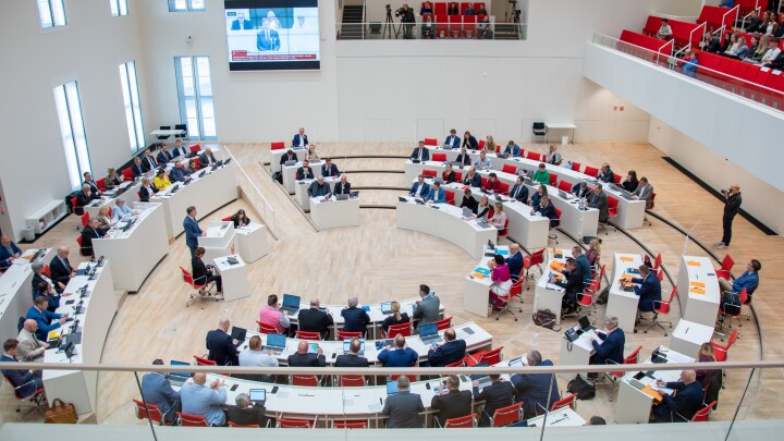 Blick in den Plenarsaal während der Aktuellen Stunde auf Antrag der CDU-Fraktion in der 39. Sitzung.