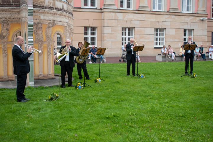 Die Potsdamer Turmbläser im Innenhof des Landtages