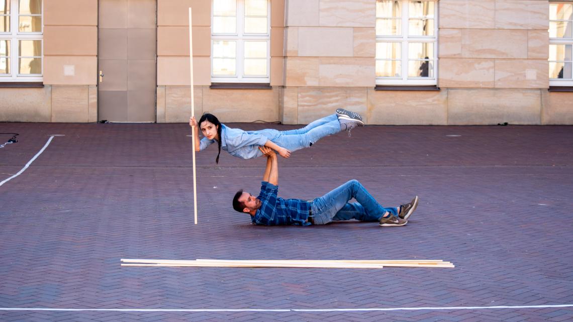 Profitänzer Daniel Abreu (Madrid) und Profitänzerin Carmen Fumero bei der Choreographie „Más o menos inquieto“