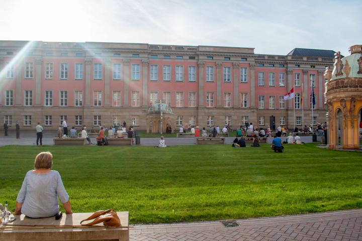 Impression aus dem Innenhof während der Veranstaltung