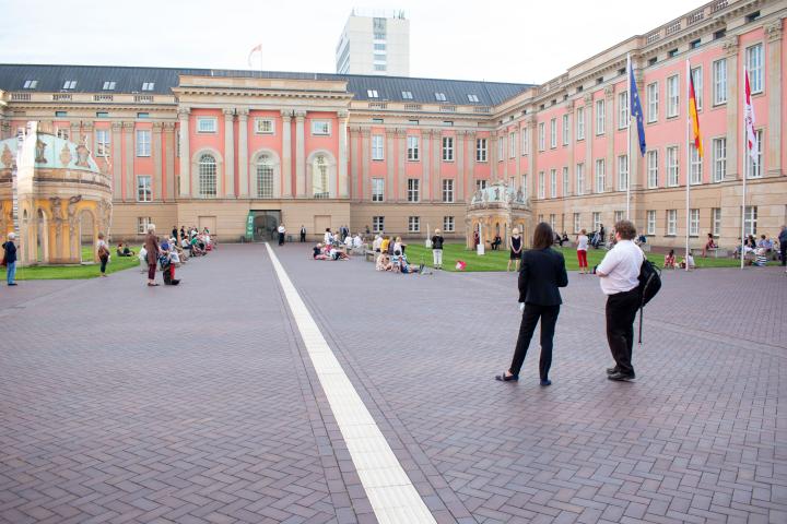 Impression aus dem Innenhof während der Veranstaltung