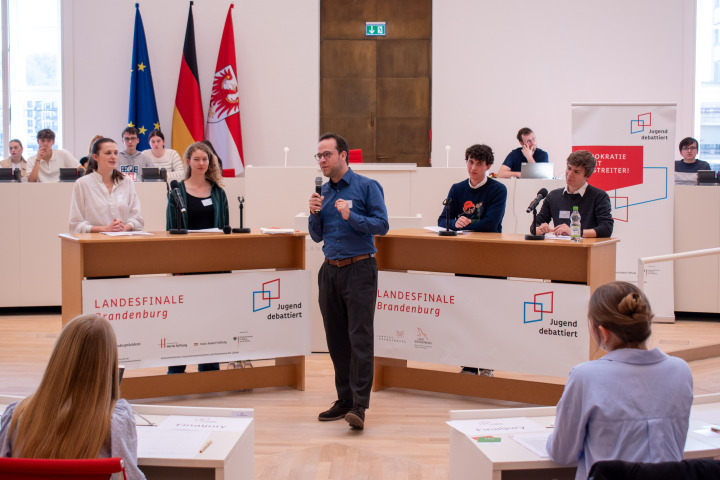 Öffentliche Rückmeldung zu den Finaldebatten der Altersgruppe I 
