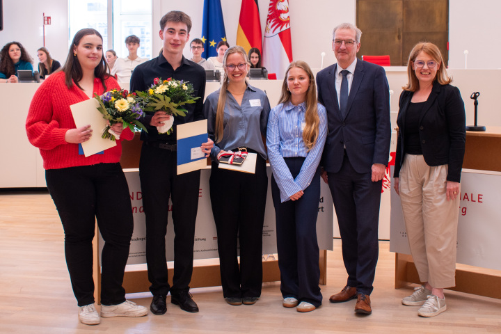 Gruppenfoto der Finalisten der Altersgruppe II 