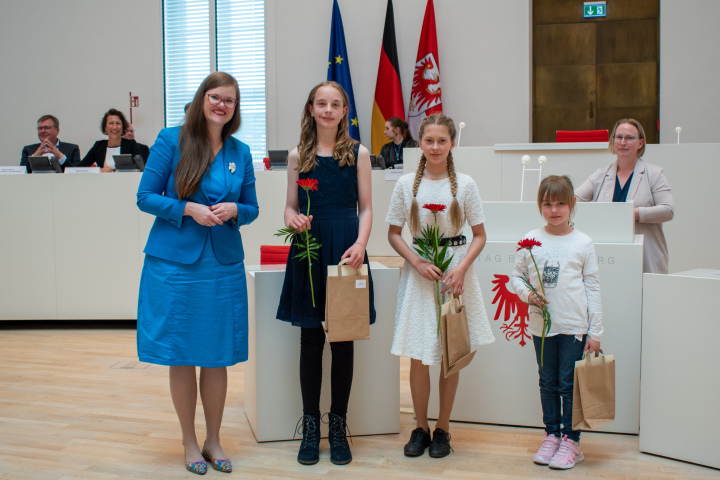 Die Preisträgerinnen der Astrid-Lindgren-Grundschule Schwedt (Oder).