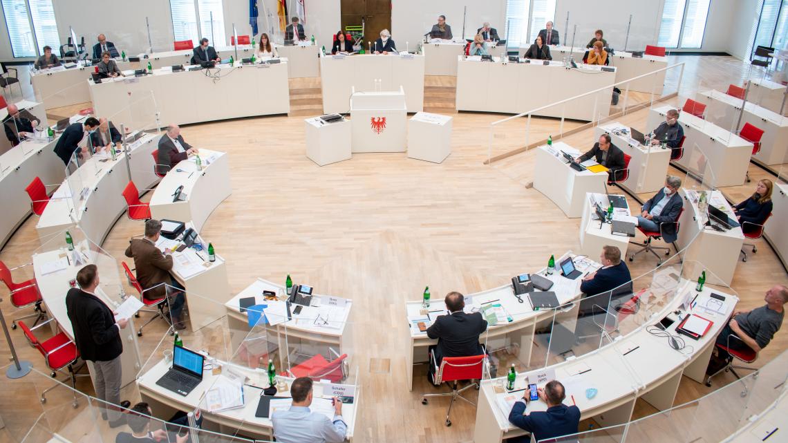 Blick in den Plenarsaal während der 21. Sitzung des Ausschusses für Haushalt und Finanzen