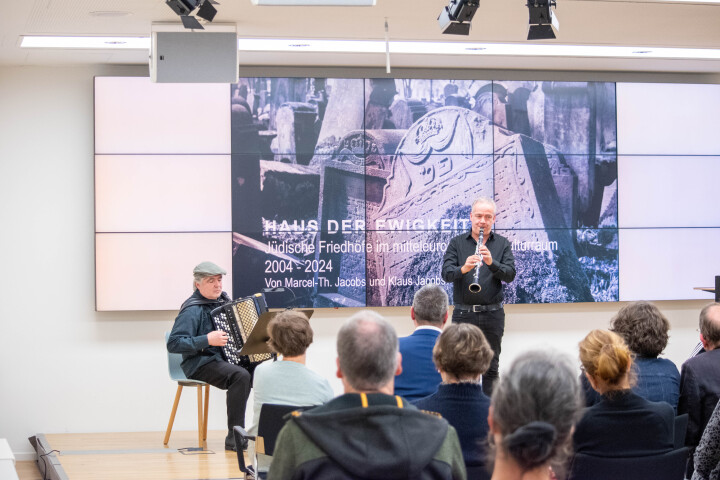 Musikalisches Zwischenspiel des Klezmer Duo Klez-Fez, Oleg Nehls (l.) und Jacob Altendorf (r.)