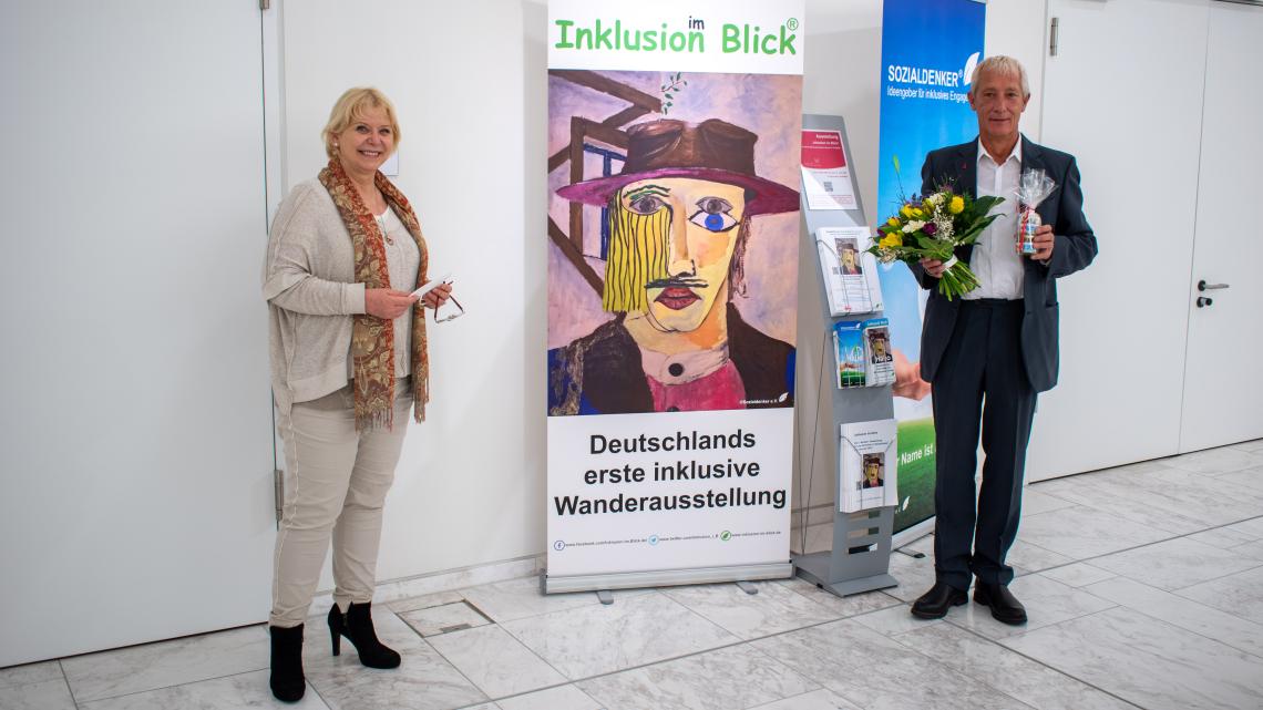 Landtagspräsidentin Prof. Dr. Ulrike Liedtke mit Gerd Miedthank, Vorsitzender des Vereins Sozialdenker e. V.