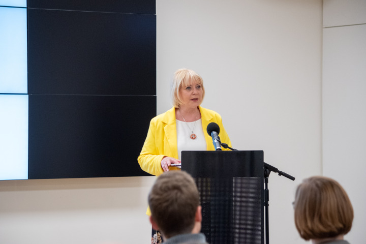 Begrüßung der Landtagspräsidentin Prof. Dr. Ulrike Liedtke zur Ausstellungseröffnung im Landtag