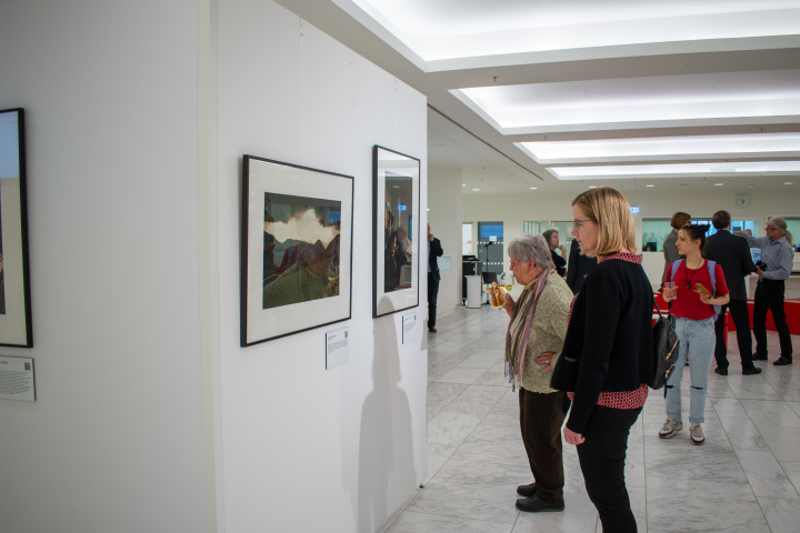 Impression der Ausstellungeröffnung „Erzähl mir von Europa!“