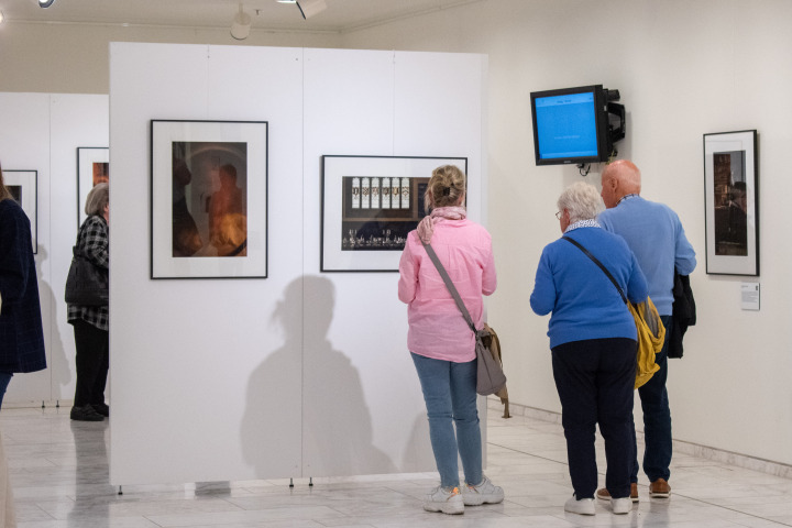 Impression der Ausstellungeröffnung „Erzähl mir von Europa!“