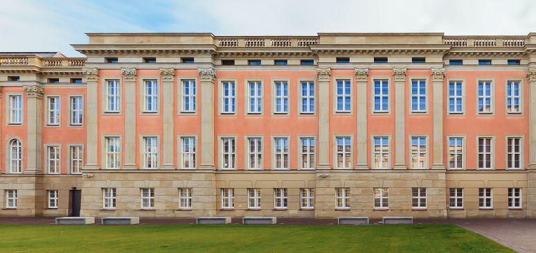 Fassade des neu gebauten Landtages
