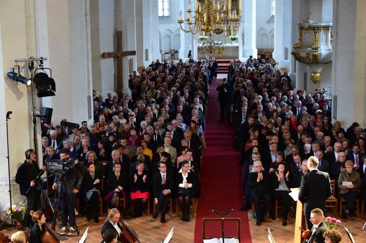 Blick in den Festakt in der Oberkirche St. Nikolai