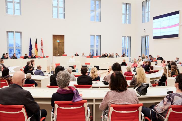 Begrüßung der Landtagspräsidentin Prof. Dr. Ulrike Liedtke zur Podiumsdiskussion